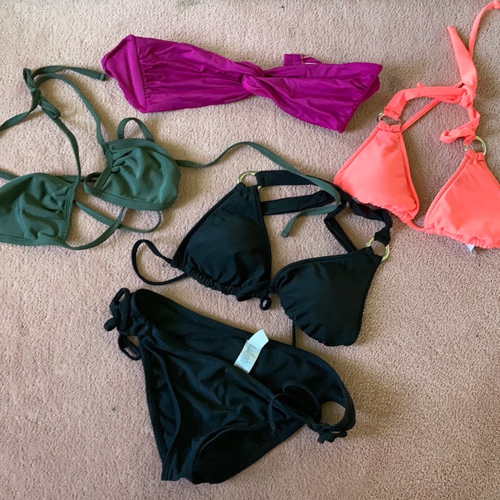 Bundle of 4 bikini tops and bottom